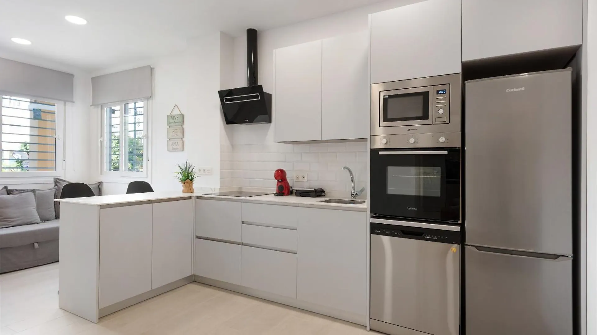 Apartamentos Sealmar Moliere Малага